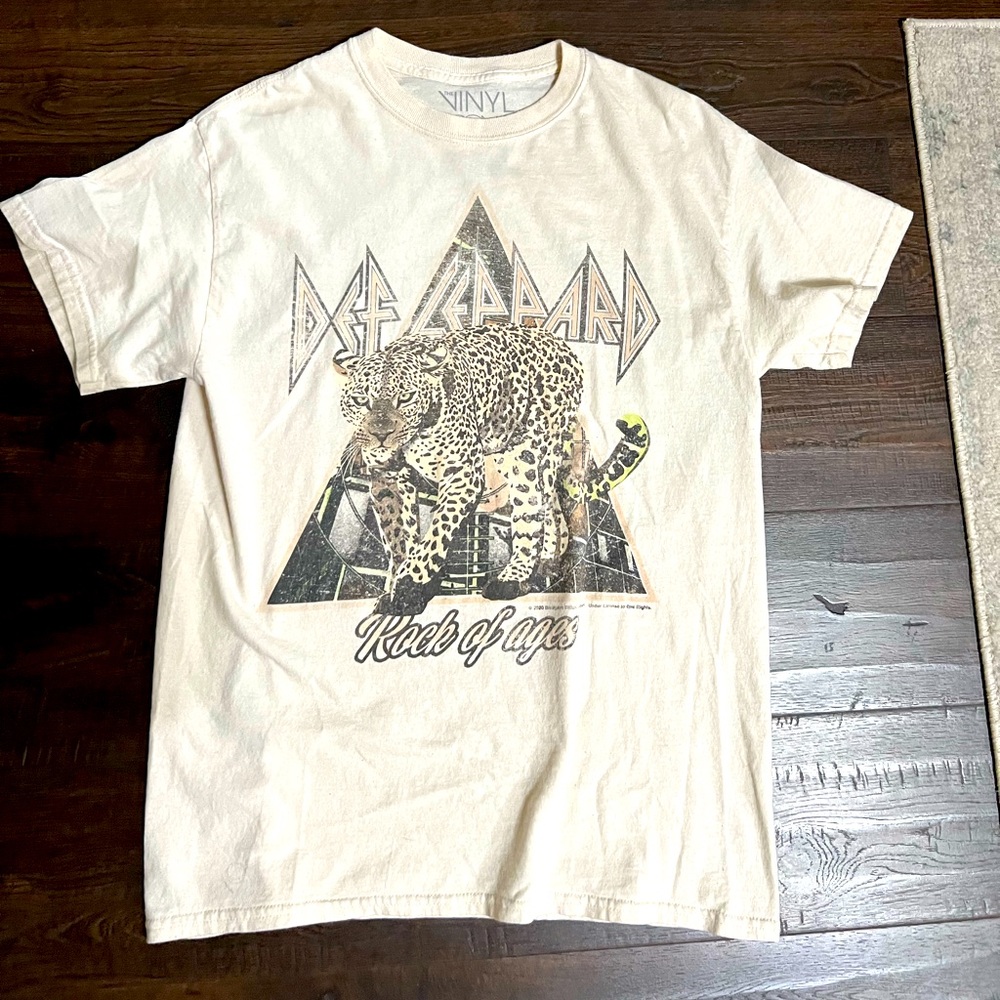 Def Leppard band T graphic T
